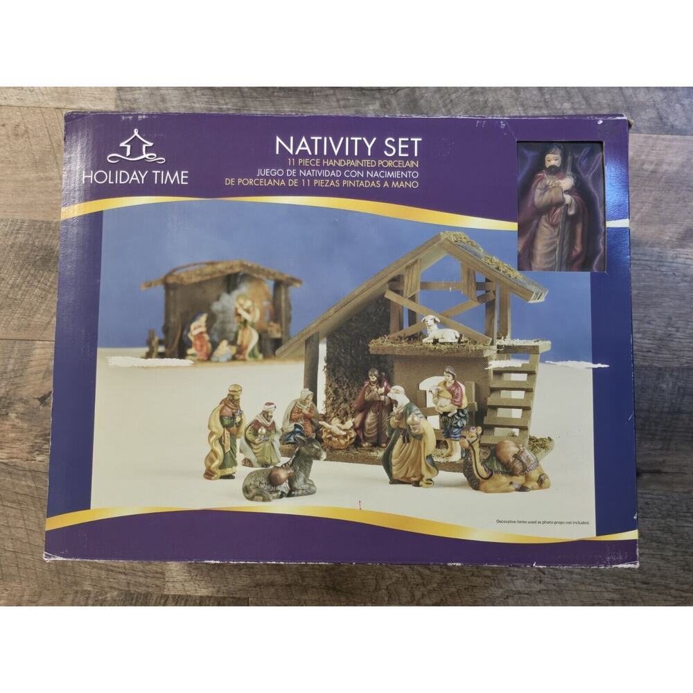VINTAGE HOLIDAY TIME 11 PIECE PORCELAIN NATIVITY SET Still In Box